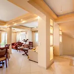 Villa Verga Majestic Sunsets - Elegant & Secluded Retreat