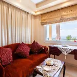 Verga Majestic Sunsets - Elegant & Secluded Retreat Villa *