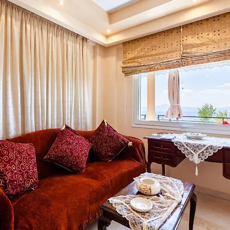 Verga Majestic Sunsets - Elegant & Secluded Retreat Villa *