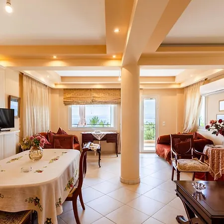 Villa Verga Majestic Sunsets - Elegant & Secluded Retreat *