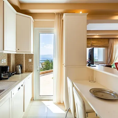Villa Verga Majestic Sunsets - Elegant & Secluded Retreat Kalamata