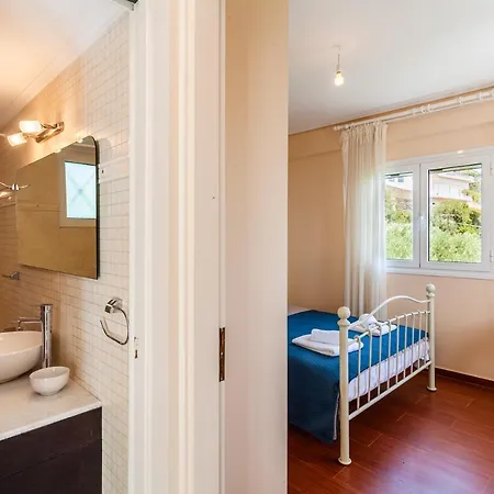 Verga Majestic Sunsets - Elegant & Secluded Retreat Villa *