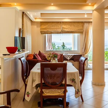 Verga Majestic Sunsets - Elegant & Secluded Retreat Villa Kalamata