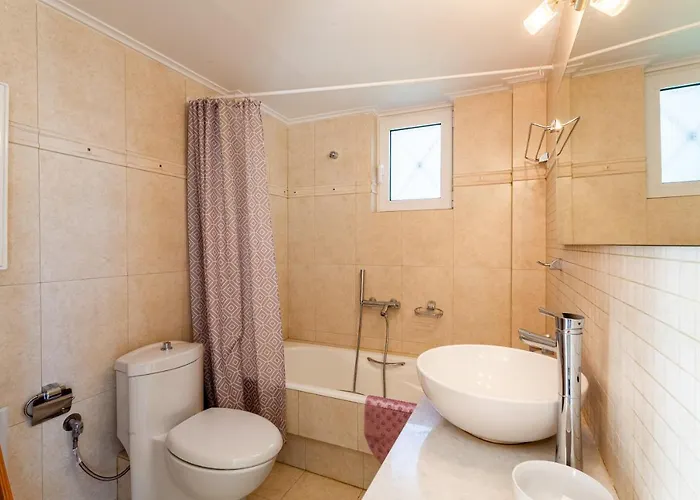 Вилла Verga Majestic Sunsets - Elegant & Secluded Retreat *